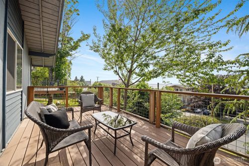 606 N State St, Bellingham, WA, 98225-5332 | Card Image