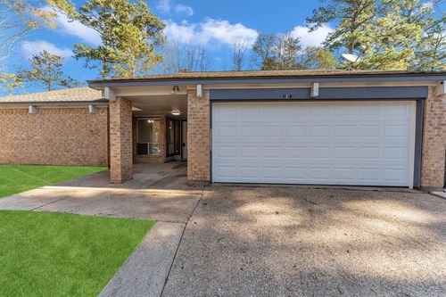 3353 Knob Oaks Dr, Huntsville, TX, 77340-8932 | Card Image