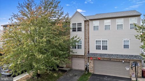 2567 Chestnut Ln, EASTON, PA, 18040-7892 | Card Image