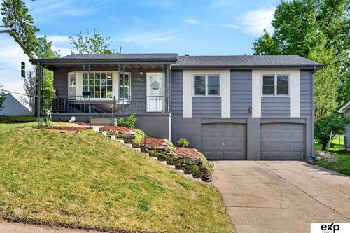 6411 Parkview Lane, Omaha, NE, 68104 | Card Image