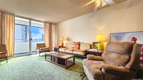 1604-780 Amana St, Honolulu, HI, 96814-3211 | Card Image