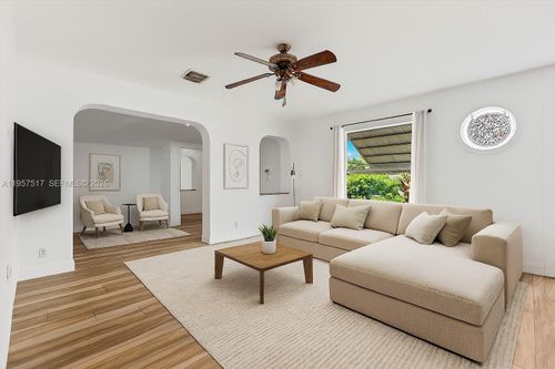 6073 Nw 27th St, Margate, FL, 33063-1900 | Card Image