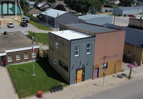 5294 Nauvoo Rd, Watford, ON, N0M2S0 | Card Image