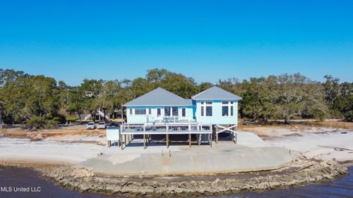 6717 Belle Fontaine Dr, Ocean Springs, MS, 39564-7945 | Card Image