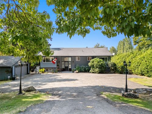 9168 W Saanich Rd, North Saanich, BC, V8L5T4 | Card Image