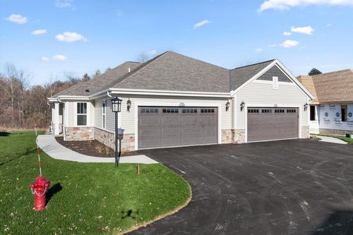 801-W204N17685 Laurel Place Place, Jackson, WI, 53037 | Card Image