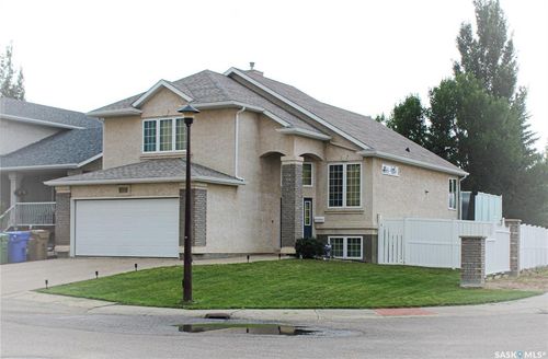 8002 Knox Pl, Regina, SK, S4Y1G5 | Card Image
