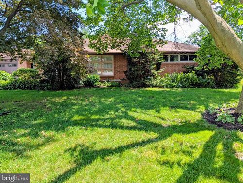 201 N Linden St, ROBESONIA, PA, 19551-1315 | Card Image