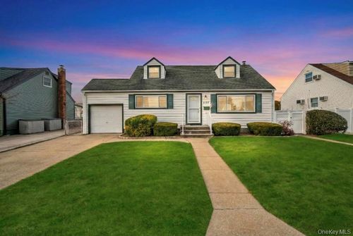 2127 Erma Dr, East Meadow, NY, 11554-1123 | Card Image