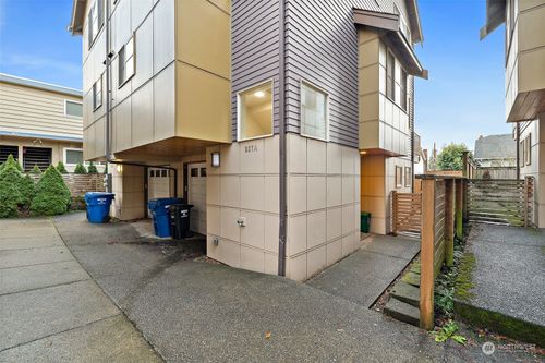 a-927 N 85th Street, Seattle, WA, 98103 | Card Image