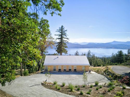 293 Canvasback Pl, Salt Spring Island, BC, V8K2W5 | Card Image
