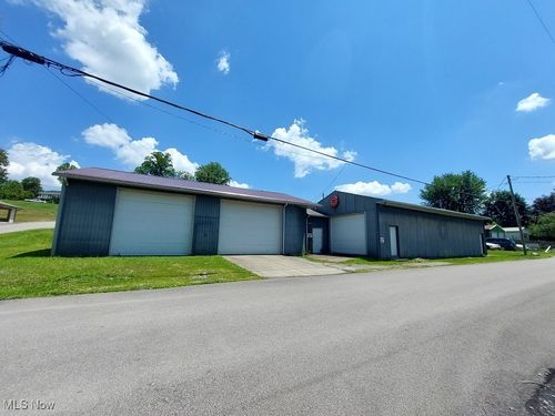 423 Jarvis Ave, Cadiz, OH, 43907-1038 | Card Image