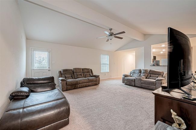 9915 Garnet Grove Dr, House other with 4 bedrooms, 2 bathrooms and 2 parking in Iowa Colony TX | Image 7