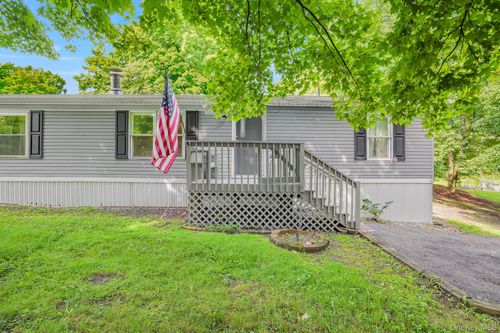 57 Forest Dr, Hyde Park, NY, 12538-3103 | Card Image