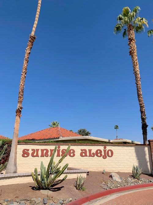 686 N Palomar Cir, Palm Springs, CA, 92262 | Card Image