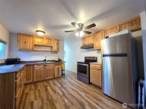 8397 Golden Valley Blvd, Maple Falls, WA, 98266-8271 | Card Image