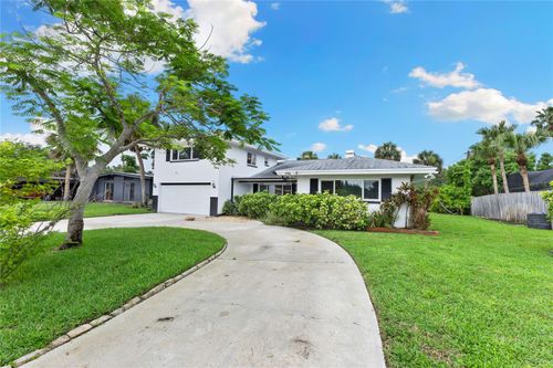 996 56th Ave S, ST PETERSBURG, FL, 33705-5030 | Card Image