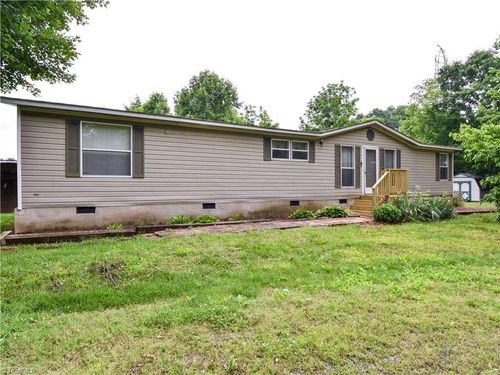 1985 Griffin Rd, Rural Hall, NC, 27045-9526 | Card Image