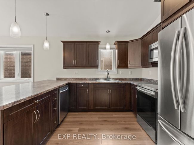 2540 Pillette Rd, House attached with 2 bedrooms, 2 bathrooms and 2 parking in Windsor ON | Image 7