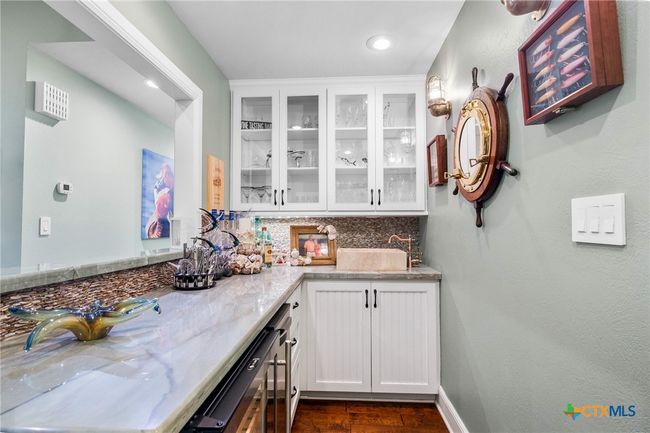 2133 W Maple St, House other with 4 bedrooms, 5 bathrooms and null parking in Port O Connor TX | Image 13