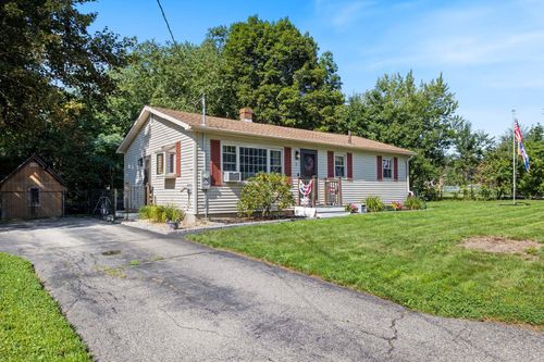 2 Hemlock Cir, Dover, NH, 03820-4513 | Card Image