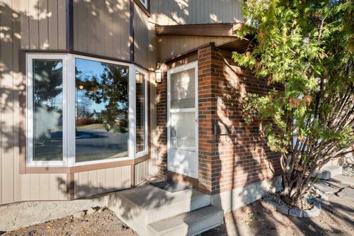 75-6103 Madigan Dr Ne, Calgary, AB, T2A5K9 | Card Image