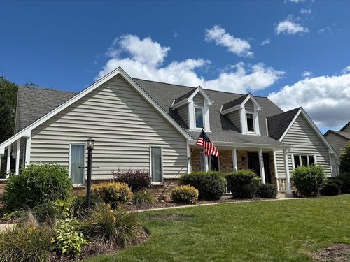 10046 N Foxkirk Drive, Mequon, WI, 53097 | Card Image