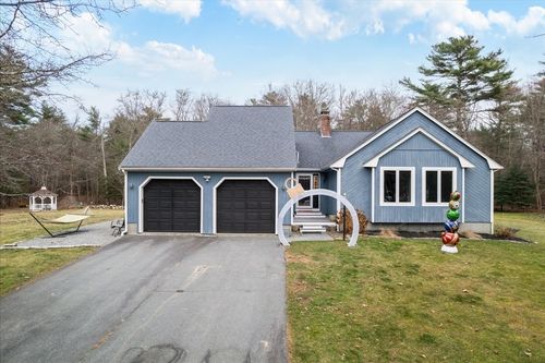 17 Strawberry Ln, Dartmouth, MA, 02747 | Card Image