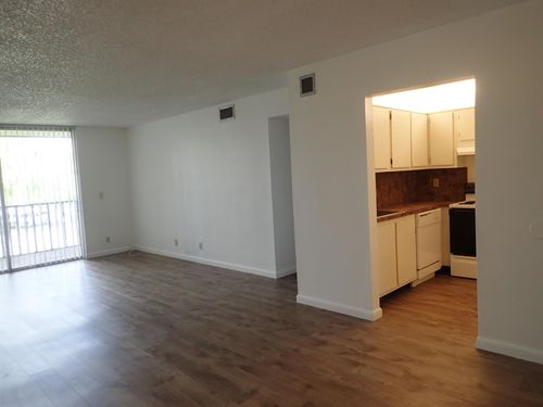 206o-2820 Somerset, Lauderdale Lakes, FL, 33311 | Card Image