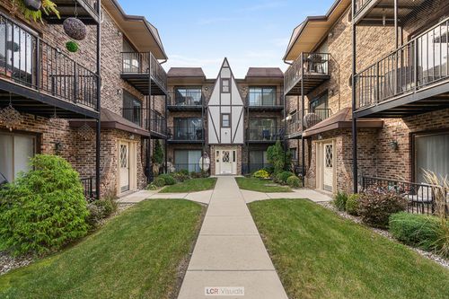 unit-2b-7616 W Lawrence Ave, Harwood Heights, IL, 60706-3445 | Card Image
