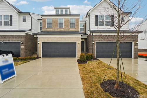 5582 E Spaniel Dr, Ann Arbor, MI, 48108-7948 | Card Image