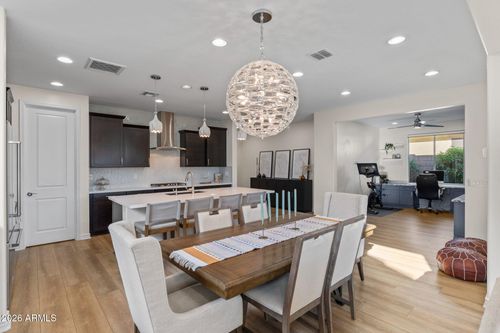 609 E Pasaro Dr, Phoenix, AZ, 85085-7261 | Card Image