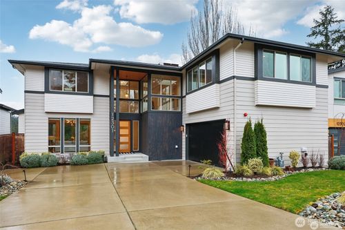 12301 Ne 107th St, Kirkland, WA, 98033-4670 | Card Image