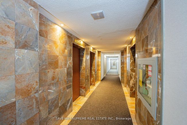 1507 - 5 Lisa St, Condo with 3 bedrooms, 2 bathrooms and 1 parking in Brampton ON | Image 6