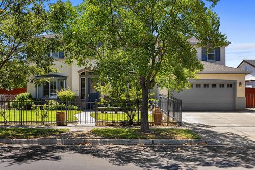 122 Memory Ln, Turlock, CA, 95382-7271 | Card Image