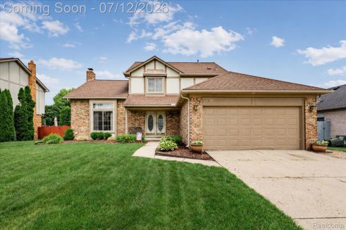 39044 Mallorn Dr, Sterling Heights, MI, 48313-5744 | Card Image