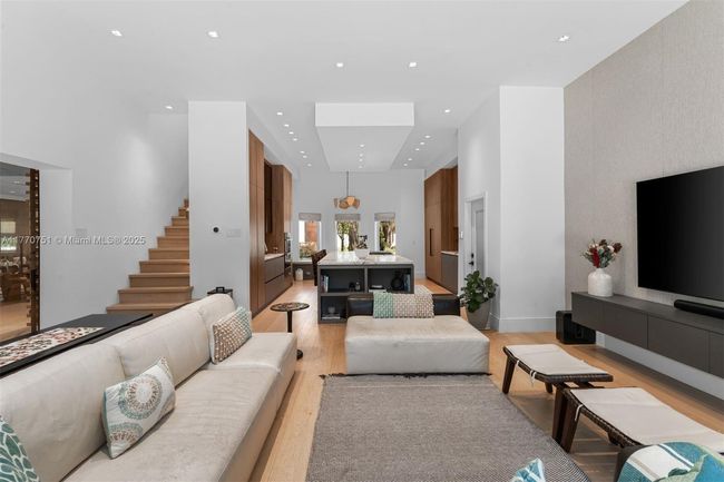 5601 San Vicente St, House other with 4 bedrooms, 5 bathrooms and null parking in Coral Gables FL | Image 7