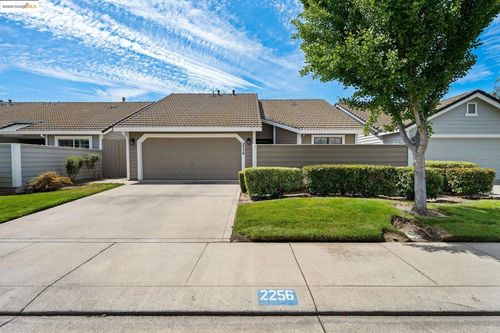 2256 Camborne Dr, Modesto, CA, 95356-2419 | Card Image