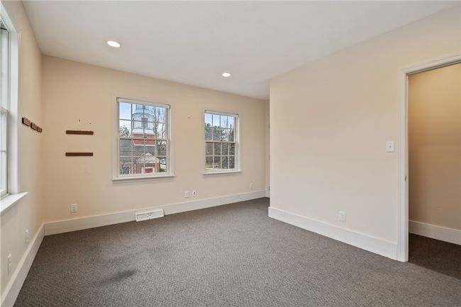 396 4 Th St, House other with 5 bedrooms, 3 bathrooms and 6 parking in Beaver PA | Image 32