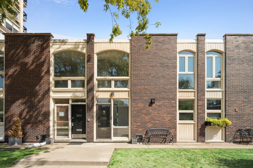 1333 N Sandburg Ter, Chicago, IL, 60610-2011 | Card Image
