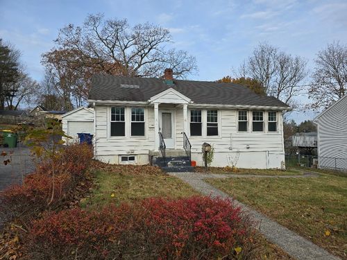 22 Holly St, Waterbury, CT, 06706-2708 | Card Image