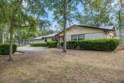 197 White Tail Drive, House other with 3 bedrooms, 2 bathrooms and 4 parking in Cedar Creek TX | Image 3