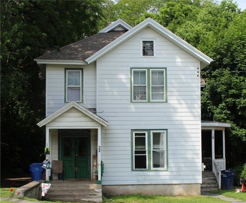 22 Queen St, Lyons, NY, 14489-1055 | Card Image