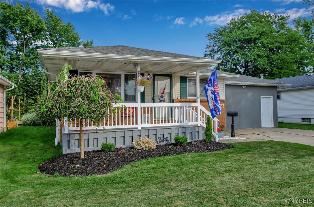 Mayberry Dr, Buffalo, NY 14227