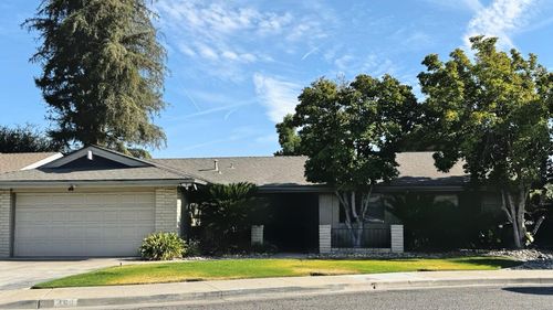 461 Ruma Rancho Ct, Porterville, CA, 93257-2151 | Card Image