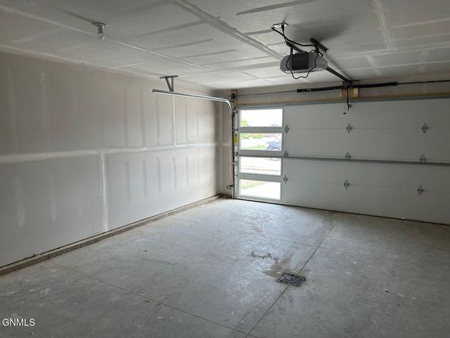 131 Marshall Loop, House other with 3 bedrooms, 3 bathrooms and null parking in Bismarck ND | Image 12