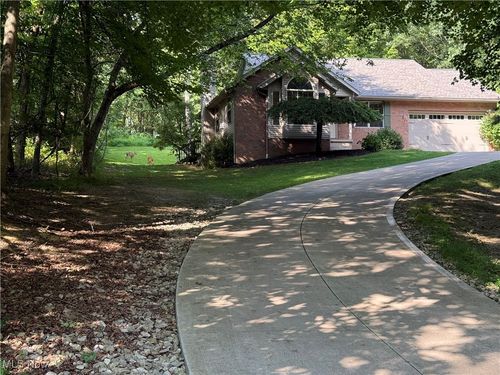 1910 Susten Dr, Millersburg, OH, 44654-9565 | Card Image