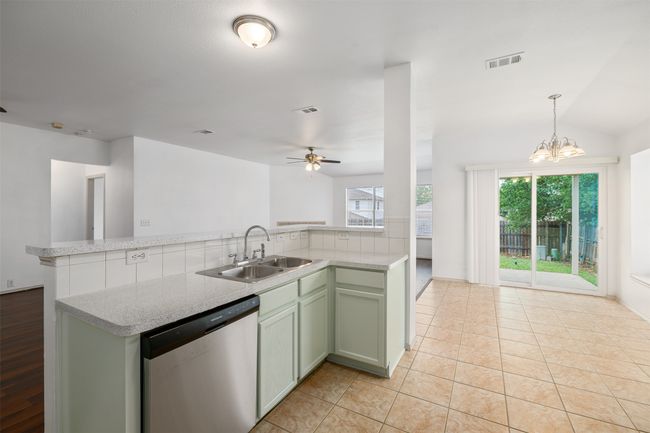 8424 Horse Whisper Ln, House other with 3 bedrooms, 2 bathrooms and null parking in Fort Worth TX | Image 11