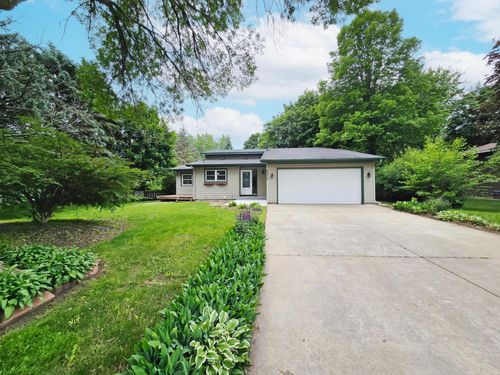 9912 Upper 205th St W, Lakeville, MN, 55044-8844 | Card Image
