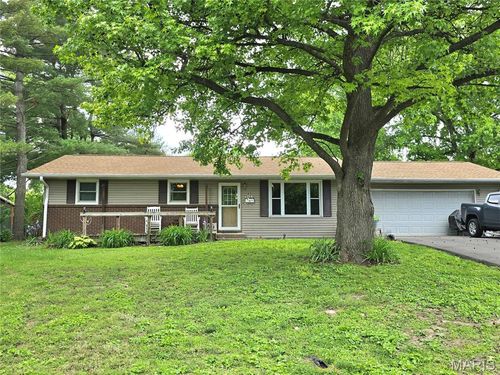 111 Theresa Dr, Troy, IL, 62294-1709 | Card Image